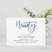 Minimale blauwe Folie 90e verjaardag uitnodiging (Staand voorkant)