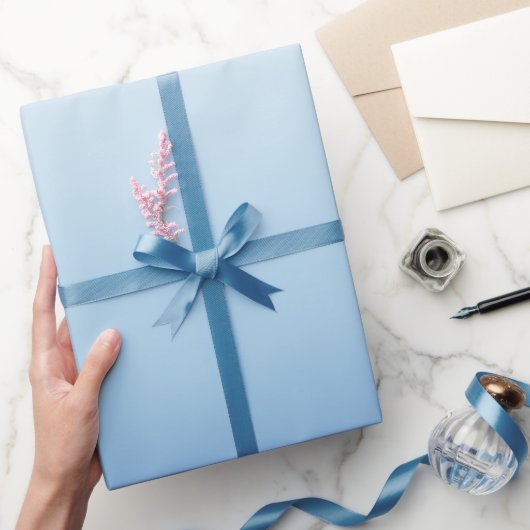Minimale Blauwe Gradiënt Achtergrond Cadeaupapier (Geschenken)