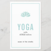 Minimale Blauwe Witte Lotus Icon Yoga Instructor Flyer (Voorkant)