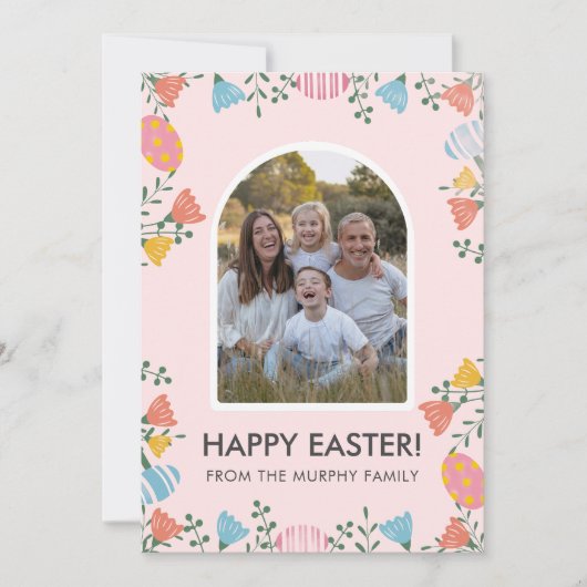 Minimale Blush Boog Bloemige Paasfamiliefoto Feestdagenkaart (Voorkant)