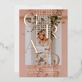 Minimale Blush Pink Overlay Afstudeerder Foto van  Folie Uitnodiging