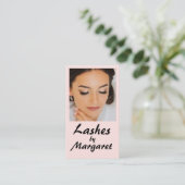 Minimale Blush Roze Zwarte Script Foto Wimpers Visitekaartje (Staand voorkant)