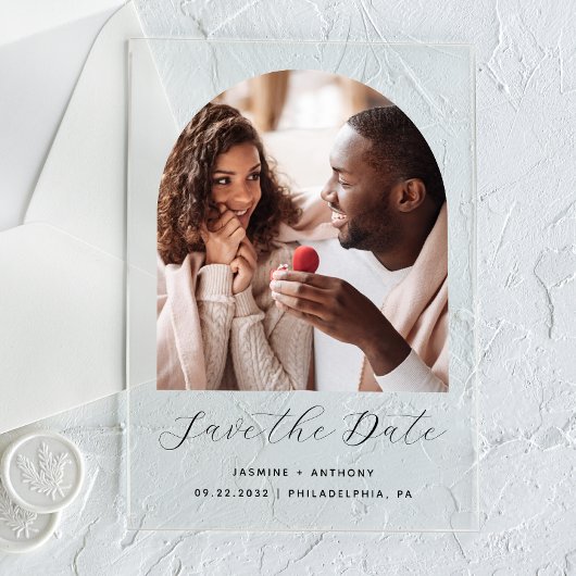 Minimale Boho Photo Arch Black Script De datum ops Acryl Uitnodigingen