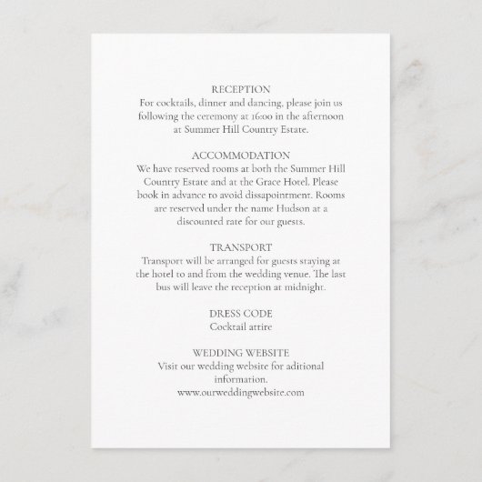 Minimale chique bruiloft wit groen monogram detail informatiekaartje (Achterkant)