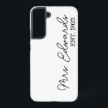 Minimale cursieve Mrs Custom Last Name Wedding Gif Samsung Galaxy Hoesje<br><div class="desc">Dit is een Minimale Cursieve Aangepast Mrs. Achternaam Wedding Gift Samsung Galaxy Phone Case!</div>