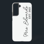 Minimale cursieve Mrs Custom Last Name Wedding Gif Samsung Galaxy Hoesje<br><div class="desc">Dit is een Minimale Cursieve Aangepast Mrs. Achternaam Wedding Gift Samsung Galaxy Phone Case!</div>