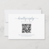 Minimale Dusty Blue Floral Monogram QR Code Wedden RSVP Kaartje (Voorkant)