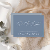 Minimale Dusty Blue Script Wedding Save the Date