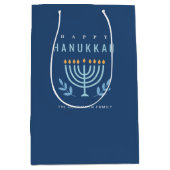 Minimale Eenvoudige Blauwe Menorah Kaarsen Happy C Medium Cadeauzakje (Voorkant)