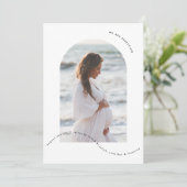 Minimale eenvoudige boogfoto collage baby zwangers aankondiging (Staand voorkant)