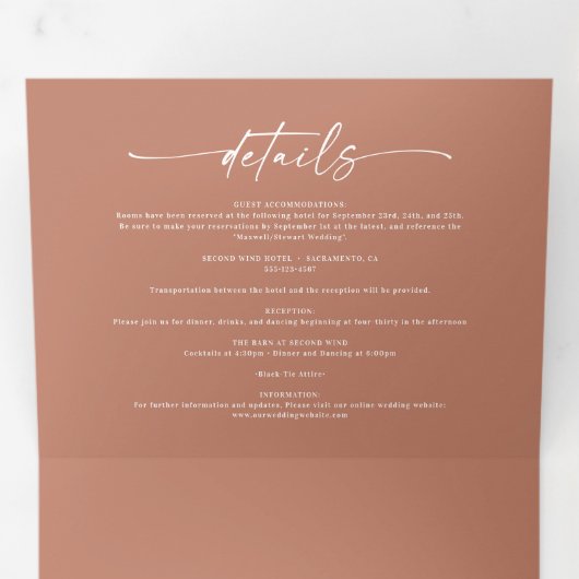 Minimale Eenvoudige Clay Terracotta Bold Names Wed Drieluik Uitnodiging (Binnenzijde eerst)