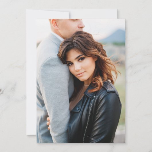 Minimale eenvoudige elegante scriptfotobruiloft kaart (Achterkant)