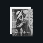 Minimale eenvoudige foto Elegant Kerstmis Feestdagenkaart<br><div class="desc">Elegant foto kerst briefkaart met een minimalistisch en modern design met een eenvoudige rand en "vrolijk kerstfeest" over uw favoriete afbeelding. De achterkant heeft een tweede afbeelding samen met uw persoonlijke boodschap in zwart-wit.</div>
