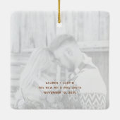 Minimale eerste gehuwde kerstfoto keramisch ornament (Achterkant)