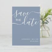 Minimale Elegant Script Dusty Blue Save the Date (Staand voorkant)