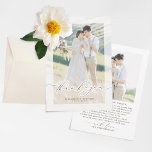 Minimale Elegant Script Weduwfoto Hartelijk dank Bedankkaart<br><div class="desc">Minimalistische elegante liefdeshartsrituchtfoto bedankt je kaarten. Dit is een tweezijdige kaartsjabloon met een volledig bewerkbare achtergrond- en tekstkleur,  inclusief de dankjewel woorden.</div>