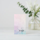 Minimale Elegante Lichte Pastel Yoga Instructeur Visitekaartje (Staand voorkant)
