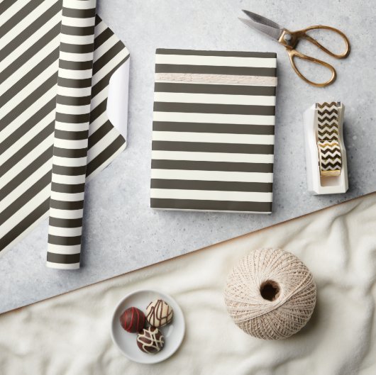 Minimale Elegante Marine Bruine Cream Stripes Cadeaupapier (Crafts)