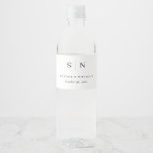 Minimale en chic witte en paarse monogram bruiloft waterfles etiket (Voorkant)