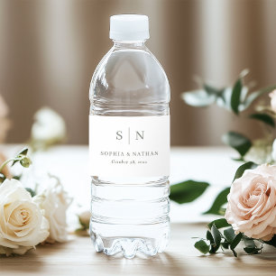 Minimale en chique wit en salie Monogram bruilof Waterfles Etiket