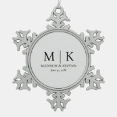 Minimale en elegante zwarte en witte monogram brui tin sneeuwvlok ornament (Voorkant)