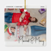 Minimale foto gehuwd en Merry Black Script Keramisch Ornament (Achterkant)