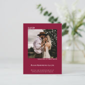 Minimale foto Modern Cranberry Red Wedding RSVP Briefkaart (Staand voorkant)