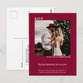 Minimale foto Modern Cranberry Red Wedding RSVP Briefkaart (Voorkant / Achterkant)