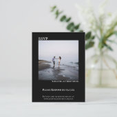 Minimale foto Modern Simple Black Wedding RSVP Briefkaart (Staand voorkant)