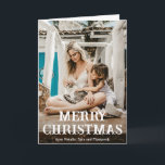Minimale foto moderne kerst feestdagen kaart<br><div class="desc">Moderne kerstkaart met een eenvoudig en minimaal ontwerp met "Merry Christmas" in een leuke en gedurfde typografie over uw favoriete foto. De binnenkant heeft een tweede afbeelding samen met uw persoonlijke boodschap in zwart-wit.</div>