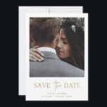 Minimale Gold-stijl | Eén foto Save The Date<br><div class="desc">Deze eenvoudige en elegante nepgoud en witte bruiloft sparen de datumkaart kenmerkt uw persoonlijke foto op de voorzijde,  met een mengeling van modern handgeschreven manuscript en gewaagde serif tekst. Er is ruimte voor aanvullende informatie op de achterkant,  inclusief je trouwwebsite.</div>