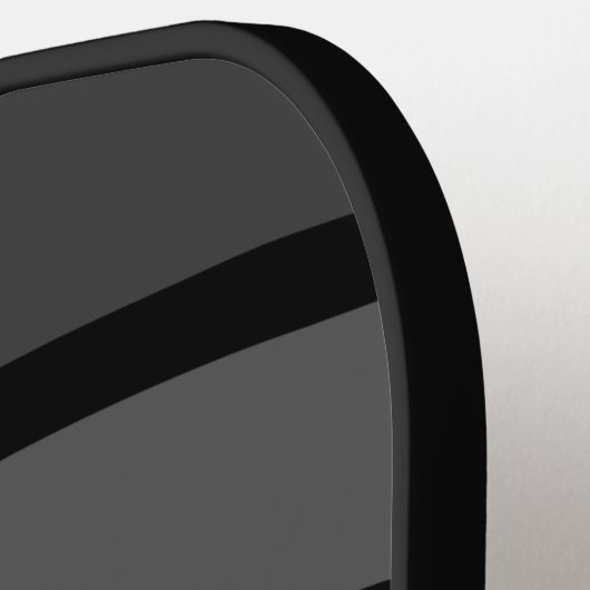 Minimale golfstrips en naamschaduwen van zwart en  pickleball paddle (Links Detail)