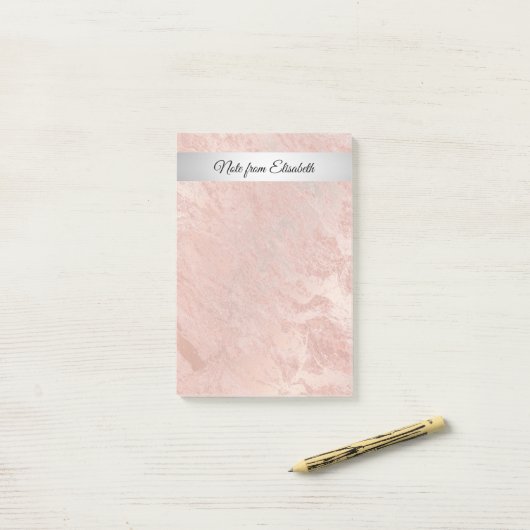 Minimale goudmarmermantel met roos post-it® notes (Op bureau)