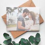 Minimale grafische foto H Opslaan datum Kaart<br><div class="desc">Haal uw gasten enthousiast voor uw geweldige bruiloft met uw leuke,  moderne en chic Minimalist Chic Photo H Save the Date Invitations.</div>