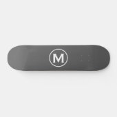Minimale grijze monogram persoonlijk skateboard (Horizontaal)