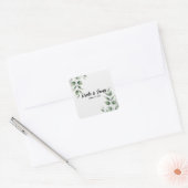 Minimale groene bladeren moderne witte trouw vierkante sticker (Envelop)
