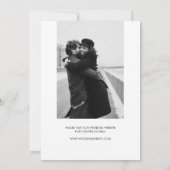 Minimale handgeschreven foto met script, wit save the date (Achterkant)