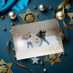 Minimale Happy Hanukkah Holiday Foto Gold Foil Folie Feestdagenkaart<br><div class="desc">Echte gouden folie is hier; kies voor de grafische en bewerkbare tekst uit goud,  roos goud of zilverfolie. Voeg indien gewenst een bericht of meer foto's aan de rug toe.</div>