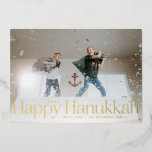 Minimale Happy Hanukkah Holiday Foto Gold Foil Folie Feestdagenkaart<br><div class="desc">Echte gouden folie is hier; kies voor de grafische en bewerkbare tekst uit goud,  roos goud of zilverfolie. Voeg indien gewenst een bericht of meer foto's aan de rug toe.</div>