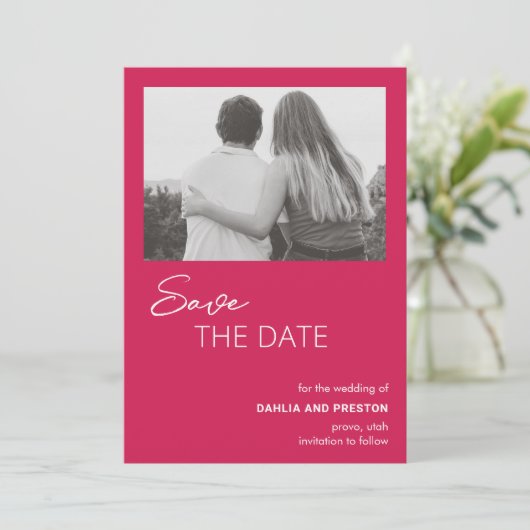 Minimale Hot Pink foto Moderne bruiloft Save The Date (Staand voorkant)