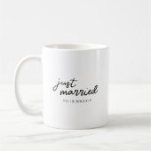Minimale "Just Married" Script Romeinse Cijfer Dat Koffiemok (Links)