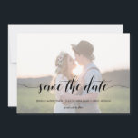 Minimale kalligrafiescript Weddenschap Faded Foto Save The Date<br><div class="desc">Moderne en elegante vormgeving met afdruk Calligrafie Faux Vellum Effect Photo Wedding Save the Date Card die met jouw tekst kan worden aangepast. Klik op de knop "Aanpassen" en gebruik onze ontwerptool om deze sjabloon te wijzigen. Bekijk de grafische kunstontwerpopslag voor andere producten die bij dit ontwerp passen!</div>