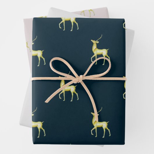 Minimale kerst goud rendieren inpakpapier vel (In situ)