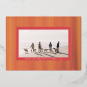 Minimale kerstfoto met Gold & Red Pin Stripe Folie Feestdagenkaart (Voorkant)