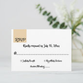 Minimale klassieke beige script moderne formele br RSVP kaartje (Staand voorkant)