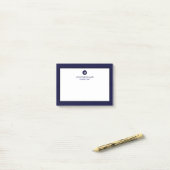 Minimale Klassieke monogram Navy Blue Post-it® Notes (Op bureau)
