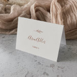 Minimale lebben | Boho Cream Guest Name Place Card Kaart<br><div class="desc">Deze minimale leaf boho crème gastnaamplaatskaarten zijn perfect voor een boho bruiloft. Het ontwerp is voorzien van een eenvoudig groen bladsilhouet in een aardig verbrand sinaasappel op een crèmeachtergrond met een minimalistische woestijnbohse stijl. Personaliseer met de gastnaam en het lijstaantal en koop individueel elke kaart. U kunt ook de sjabloon...</div>