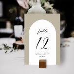 Minimale legante Arch Wedding | Nummer beige tabel Kaart<br><div class="desc">Deze stijlvolle,  eenvoudige trouwlijstaantalkaarten hebben een boogvorm in wit over een achtergrond van de douanekleur (aangetoond in lichtbeige). Ze coördineren perfect met onze Elegant  Winter Florals producten. Eenvoudig te personaliseren voor je bruiloft of een andere speciale gelegenheid.</div>