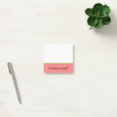 Minimale Lichtkoraal Achtergrond met Maroon Naam Post-it® Notes (Kantoor)