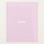 Minimale lichtroze aangepaste naam monogram jaar planner<br><div class="desc">Minimalistische bleke lichtroze aangepaste naam,  tekst,  initialen,  monogram of jaar gepersonaliseerde Planner. Aangepaste witte tekst op lichtroze effen effen kleur achtergrond.</div>